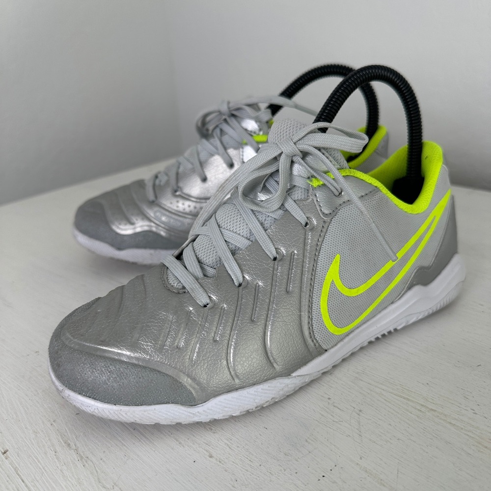 Nike Soccer Shoes Youth 4.5Y Tiempo Legend 10 Academy IC Silver Volt DV4350-001